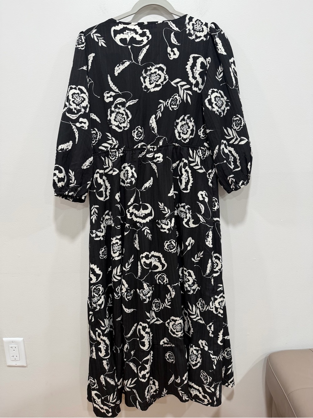 Polagram Black & Ivory Floral Smocked Midi Dress Size Large - Picture 7 of 10